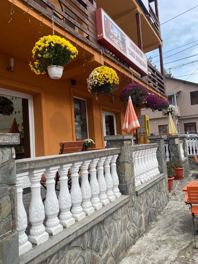 Casa Azugeana Azuga Exteriér fotografie